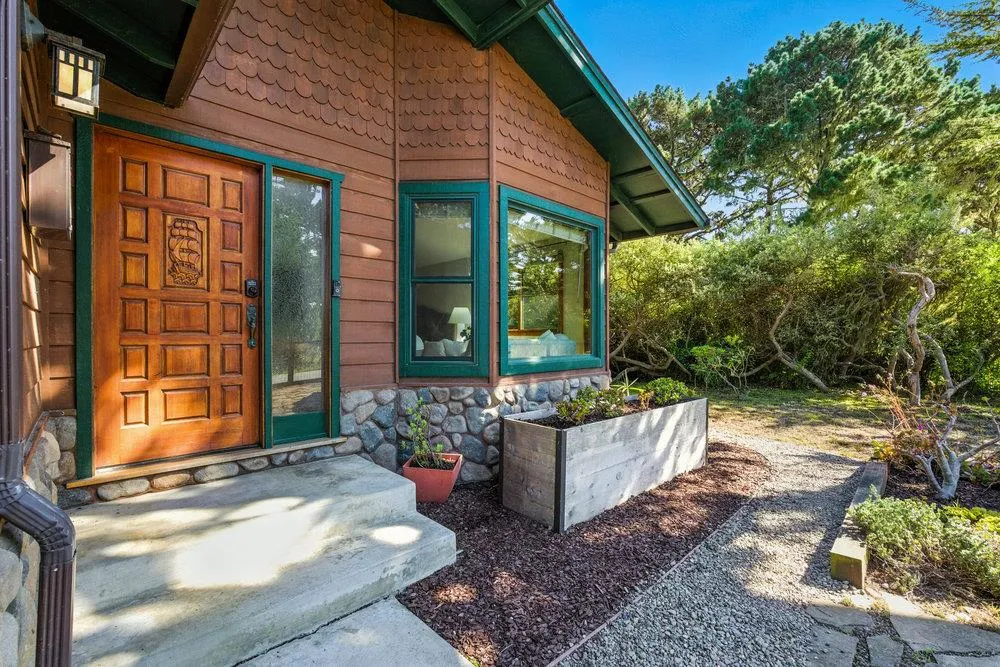 Moss Beach, California 94038, United States, 3 Bedrooms Bedrooms, ,2 BathroomsBathrooms,Residential,Active,195435