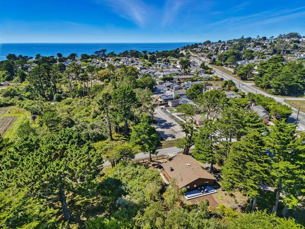 Moss Beach, California 94038, United States, 3 Bedrooms Bedrooms, ,2 BathroomsBathrooms,Residential,Active,195435