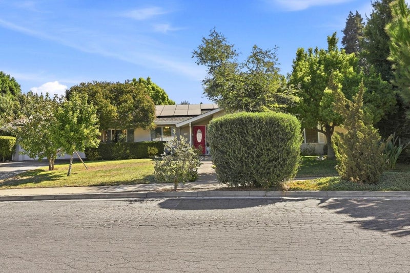 2874 El Camino Real