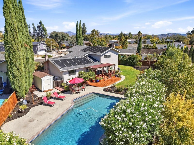 6069 Bluering Court