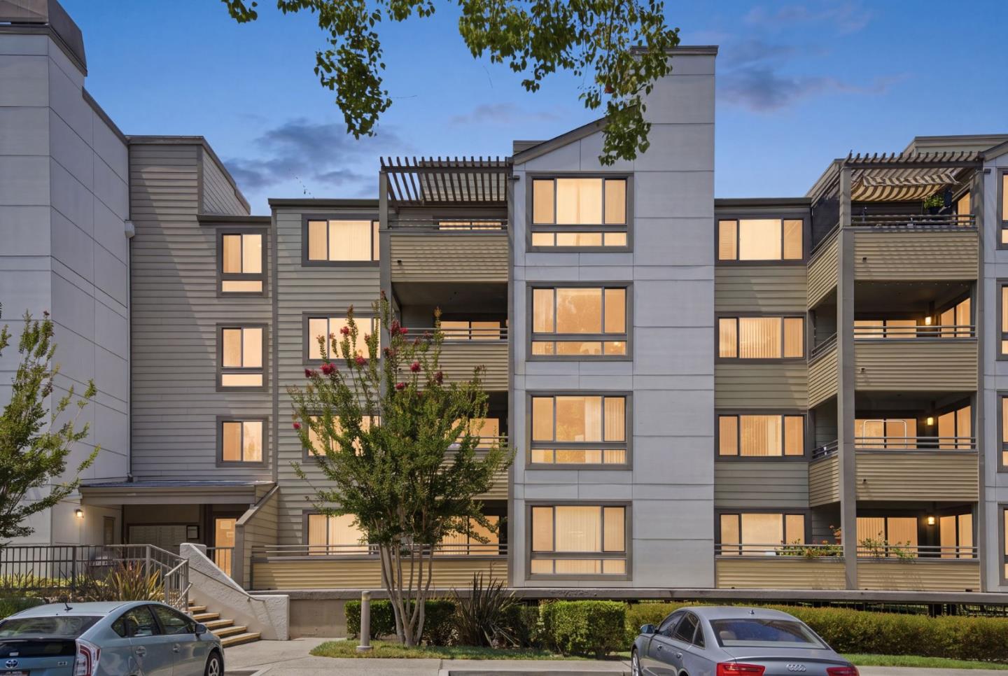 1271 Poplar Avenue 307