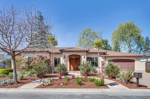 Photo of 1534 Wessex Avenue, LOS ALTOS, CA 94024 (MLS # ML82039299)