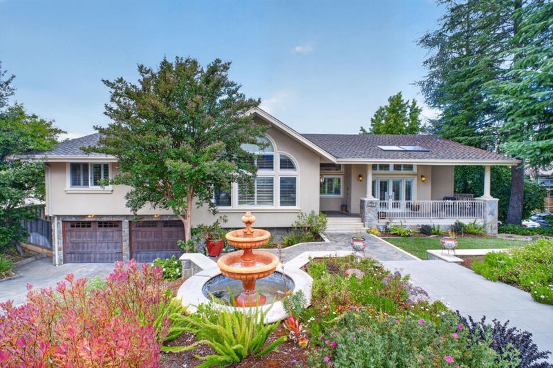1394 Hillcrest Drive