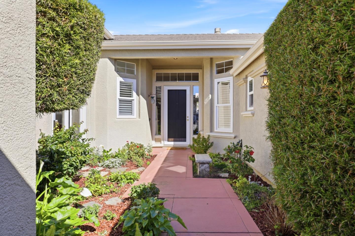 19076 Savannah Court