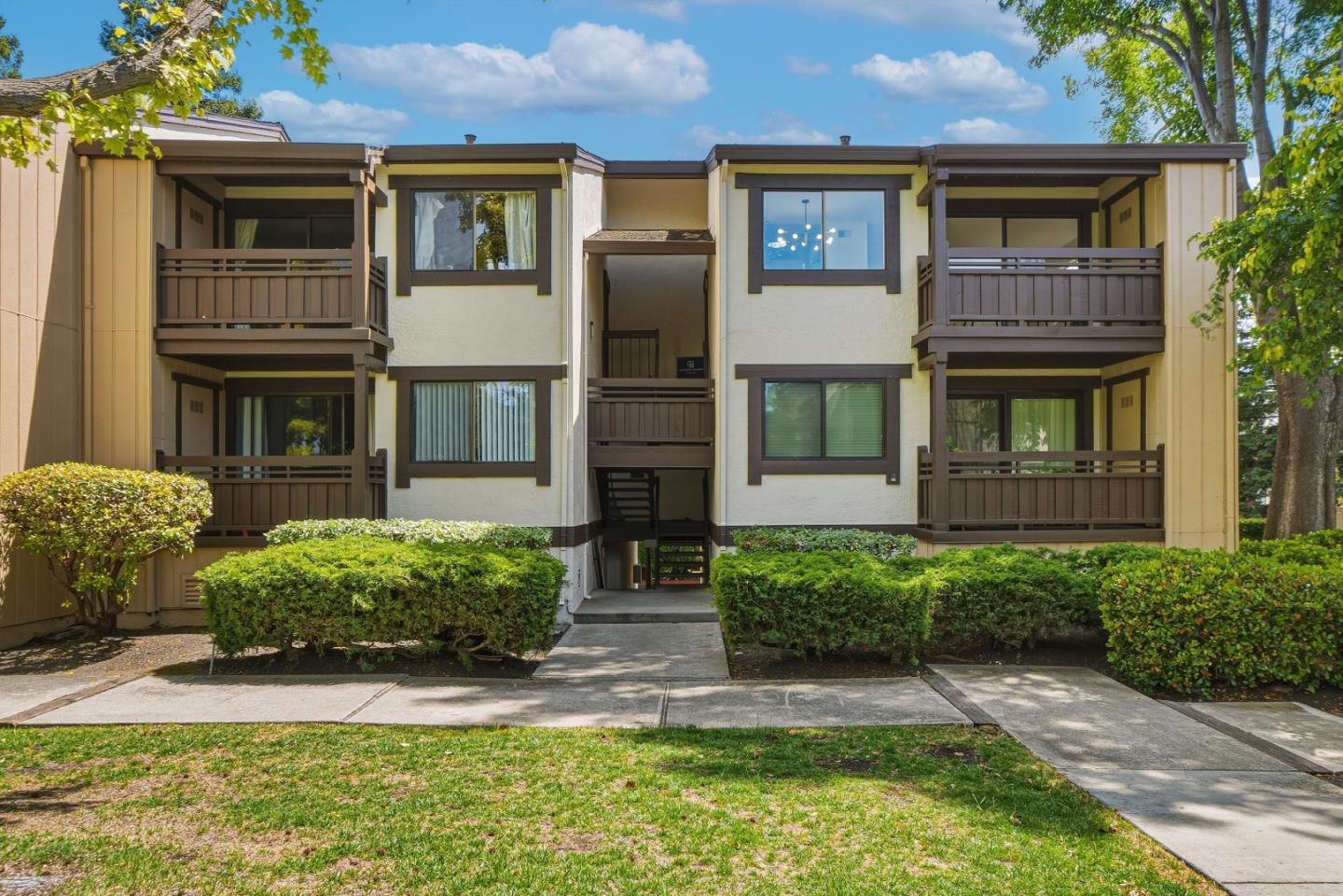 765 San Antonio Road 52