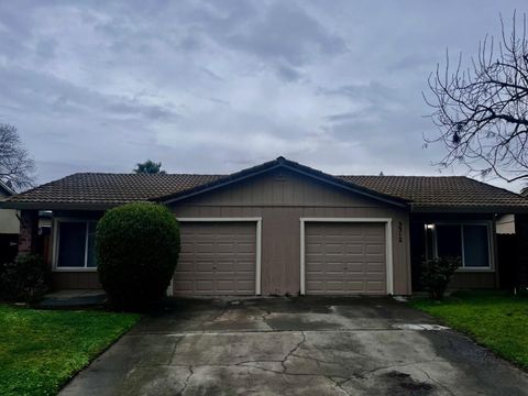 Photo of 3312 Jayanne Way, CARMICHAEL, CA 95608 (MLS # ML82036259)