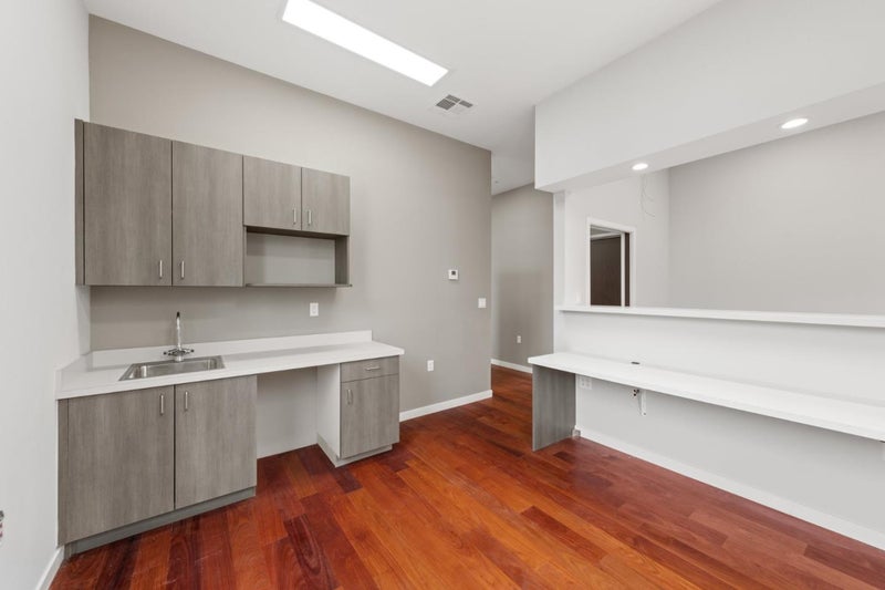 420 Peninsula Avenue 3
