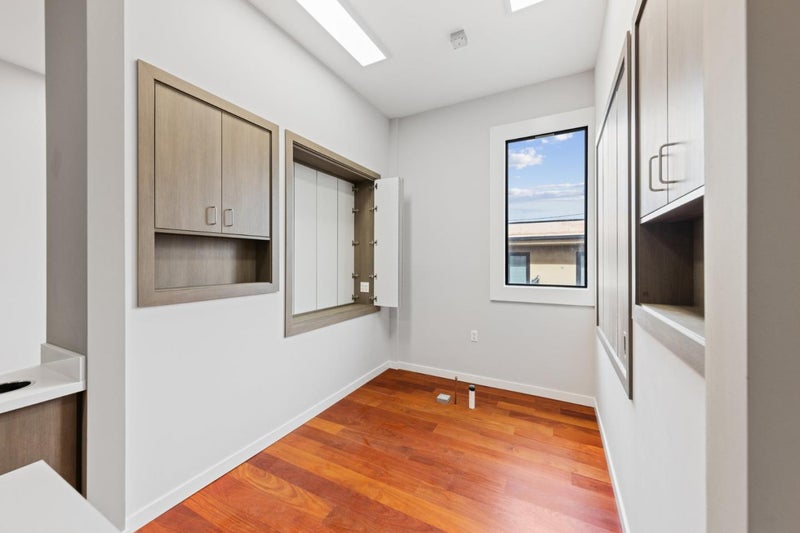 420 Peninsula Avenue 3