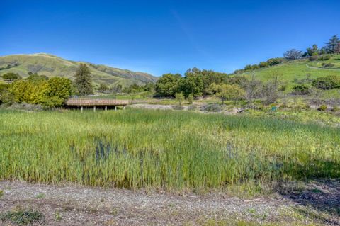 Tiny photo for 136 Spyglass Hill Road, San Jose, CA 95127 (MLS # ML82039090)