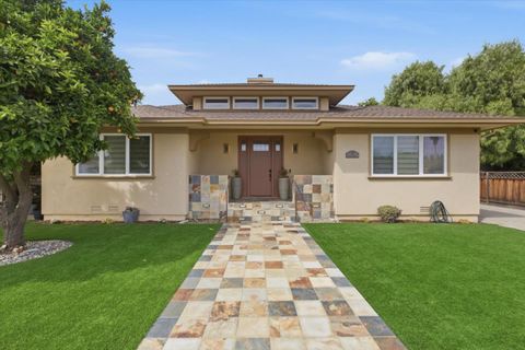 Photo of 155 W Rosemary Lane, Campbell, CA 95008 (MLS # ML82042614)