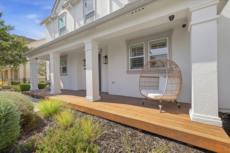 4437 Sunset View Drive