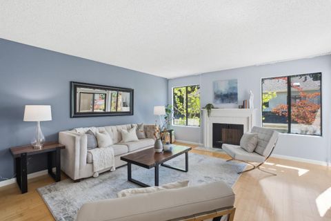 Photo of 41 Tollridge Court, SAN MATEO, CA 94402 (MLS # ML82048174)