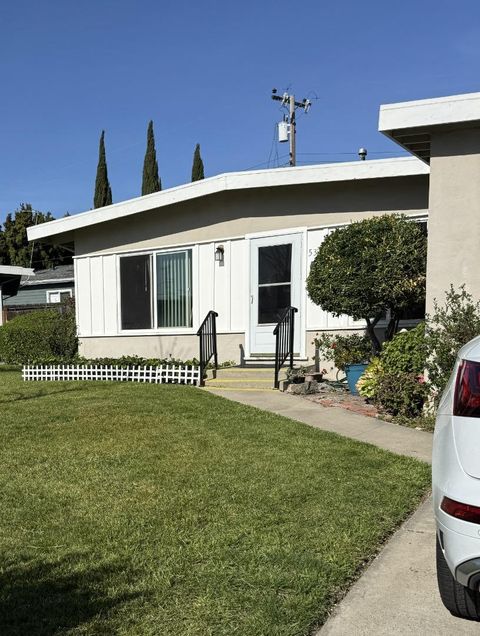 Photo of 532 Lochridge Drive, SAN JOSE, CA 95133 (MLS # ML82039095)