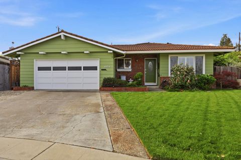 Photo of 4654 Blanco Drive, SAN JOSE, CA 95129 (MLS # ML82042188)
