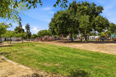 Tiny photo for 800 N 8th Street #305, SAN JOSE, CA 95112 (MLS # ML82046088)