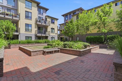 Tiny photo for 800 N 8th Street #305, SAN JOSE, CA 95112 (MLS # ML82046088)