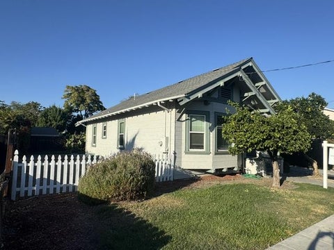 Photo of 825 Pacific Avenue, SAN JOSE, CA 95126 (MLS # ML82063782)