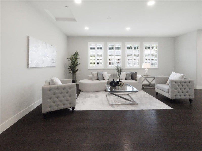 1506 Bond Street