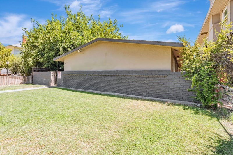 360 North Calaveras Street