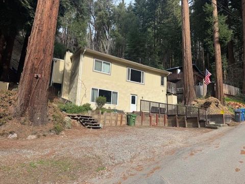 Photo of 295 Ridge Drive, BOULDER CREEK, CA 95006 (MLS # ML82034365)