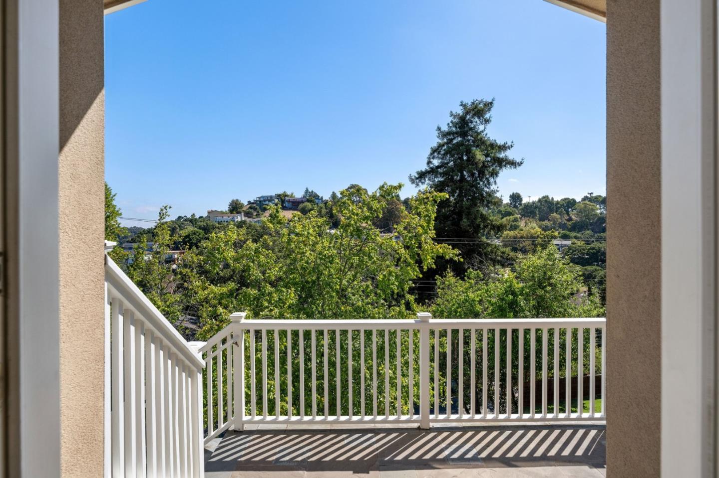 103 Winding Way