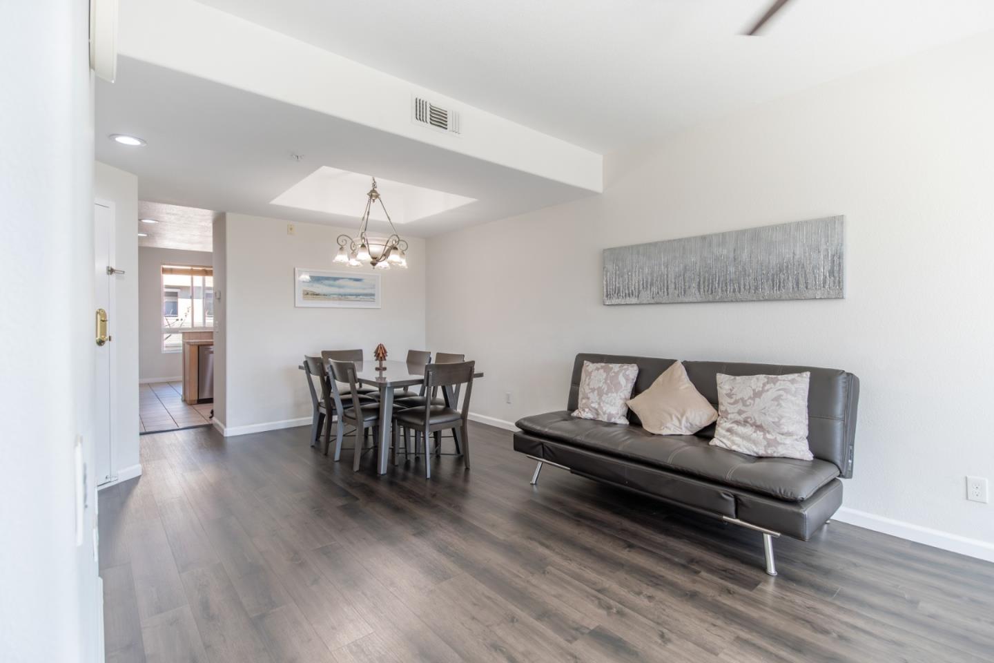 584 King George Avenue