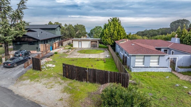 3699 OAK KNOLL Drive