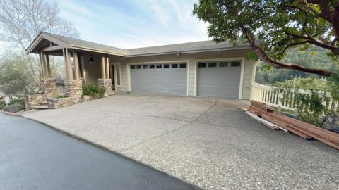 Photo of 43 Baywood Terrace, SAN RAFAEL, CA 94901 (MLS # ML82018422)