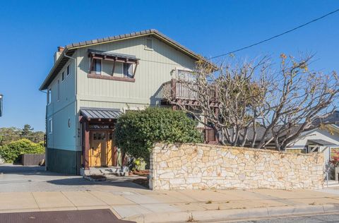 Photo of 936 Wainwright Street St, MONTEREY, CA 93940 (MLS # ML82034160)