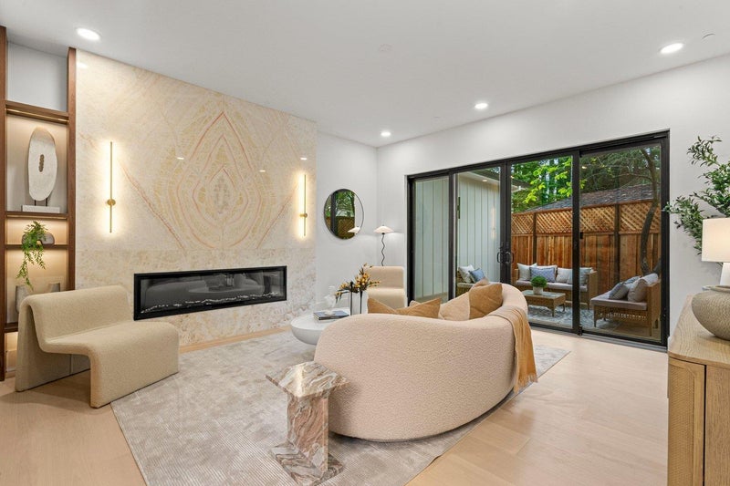 15 San Juan Avenue
