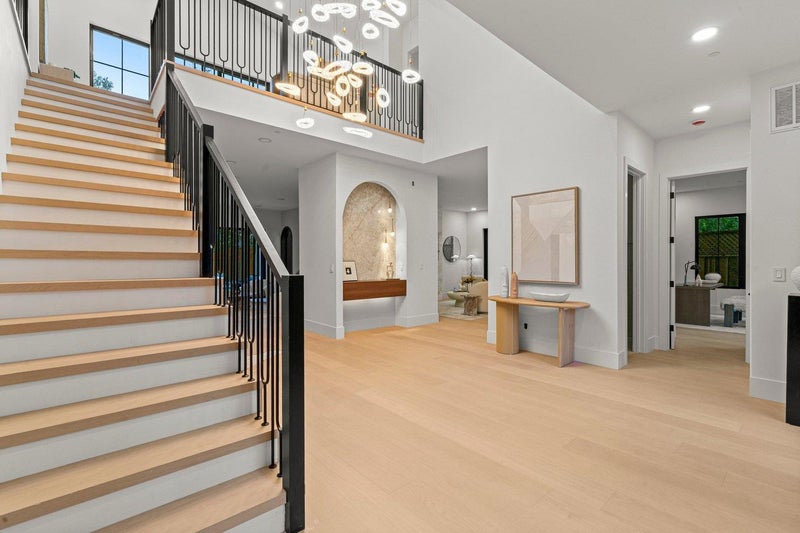 15 San Juan Avenue