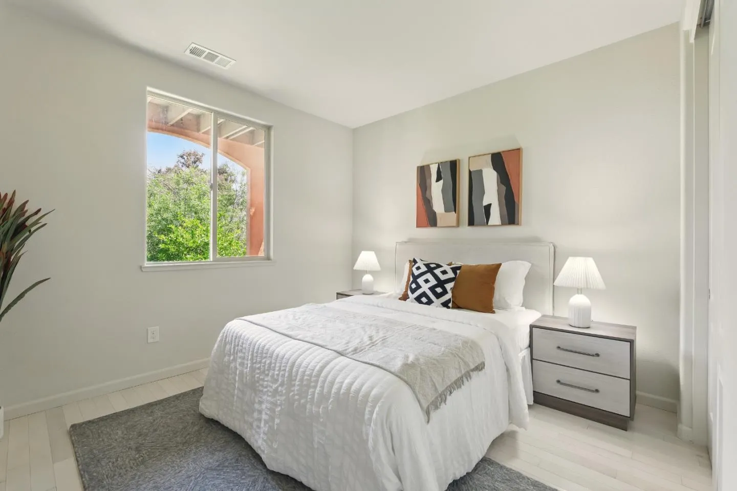 Hayward, California 94541, United States, 4 Bedrooms Bedrooms, ,3 BathroomsBathrooms,Residential,Active,149489