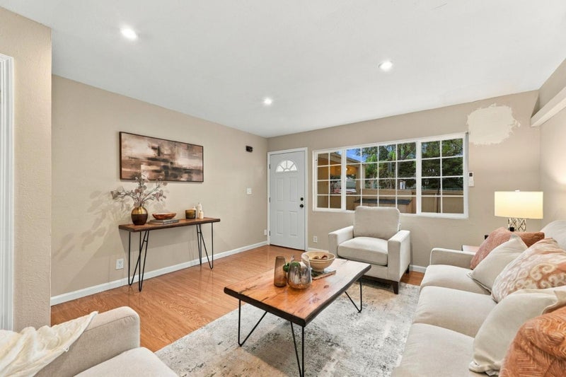 104 Jose Figueres Avenue