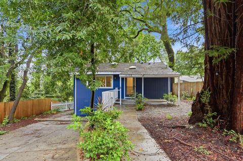 Photo of 18115 La Verne Drive, LOS GATOS, CA 95033 (MLS # ML82044756)
