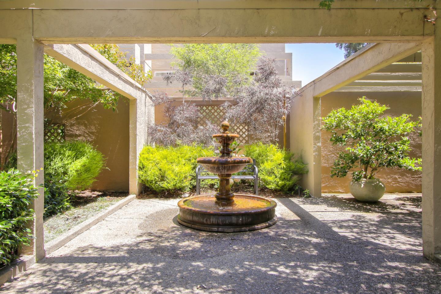 1919 Alameda De Las Pulgas 75