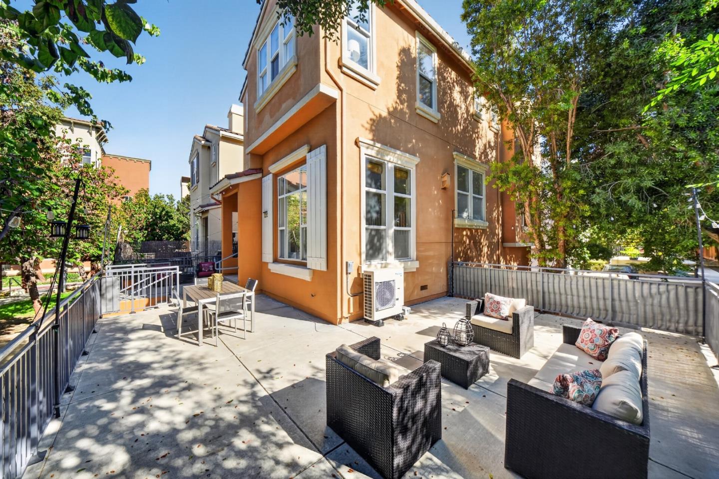 2747 Corde Terra Circle