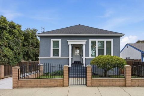 Photo of 421 W Virginia Street, SAN JOSE, CA 95125 (MLS # ML82043954)