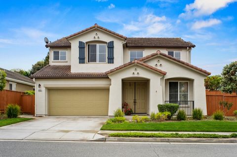 Photo of 4455 Ocean Heights Court, SEASIDE, CA 93955 (MLS # ML82041239)