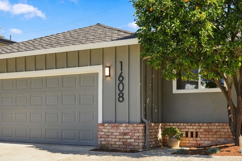 1608 Longspur Avenue