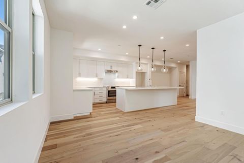 Tiny photo for 178 Oak Circle, WALNUT CREEK, CA 94597 (MLS # ML82029292)