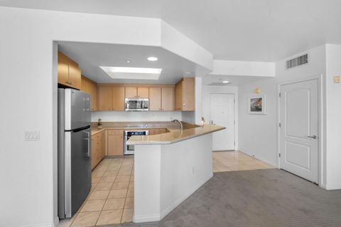 Tiny photo for 130 East San Fernando St St #504, SAN JOSE, CA 95112 (MLS # ML82029642)