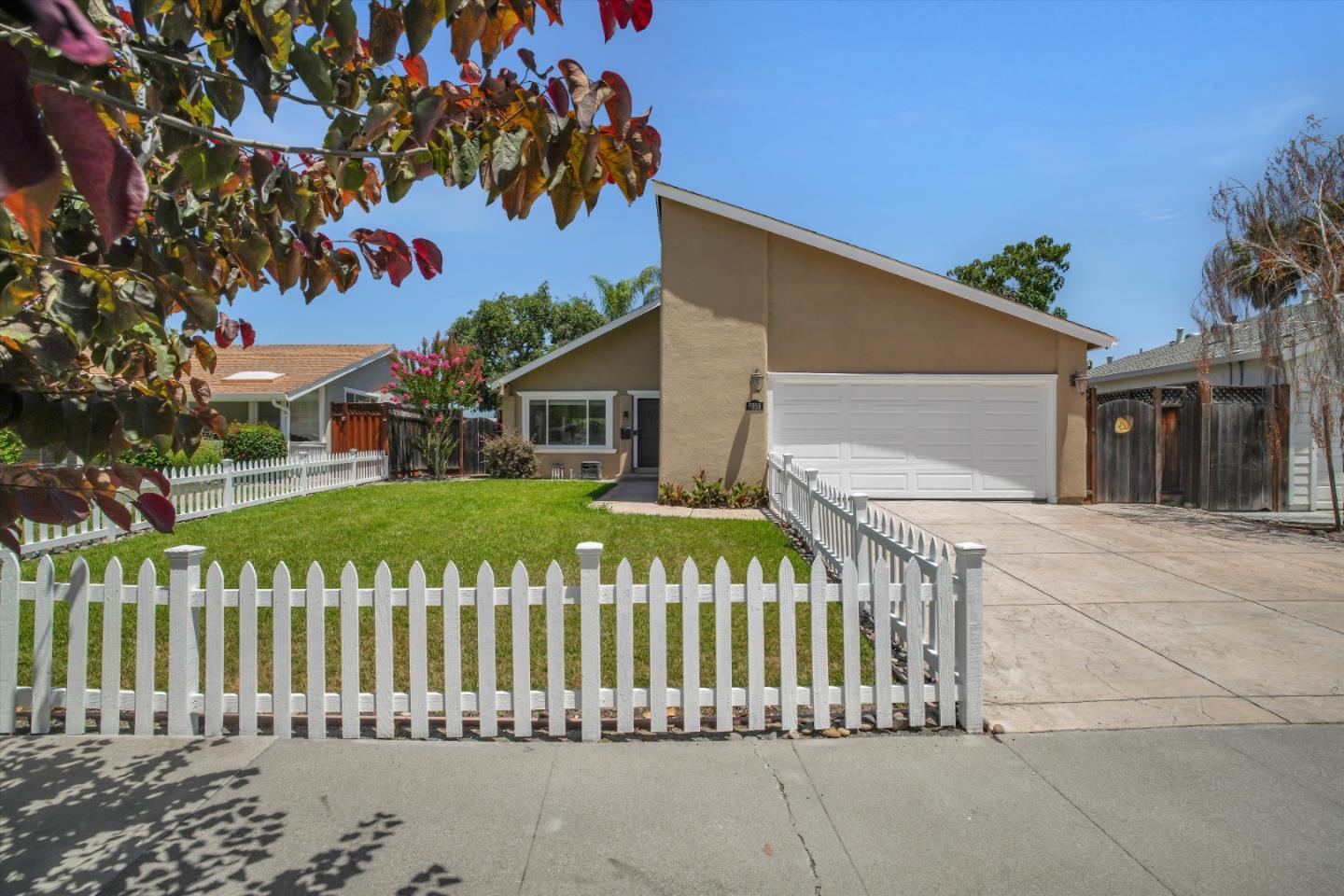6958 Heaton Moor Drive