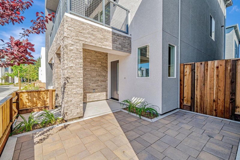 1006 Rojo Terrace