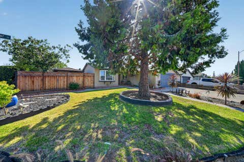 Tiny photo for 5175 Running Bear Court, San Jose, CA 95136 (MLS # ML82054038)