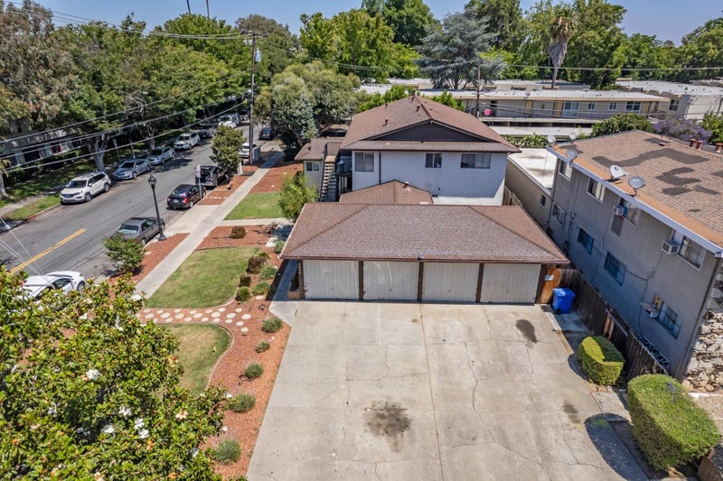 3249 Williamsburg Drive