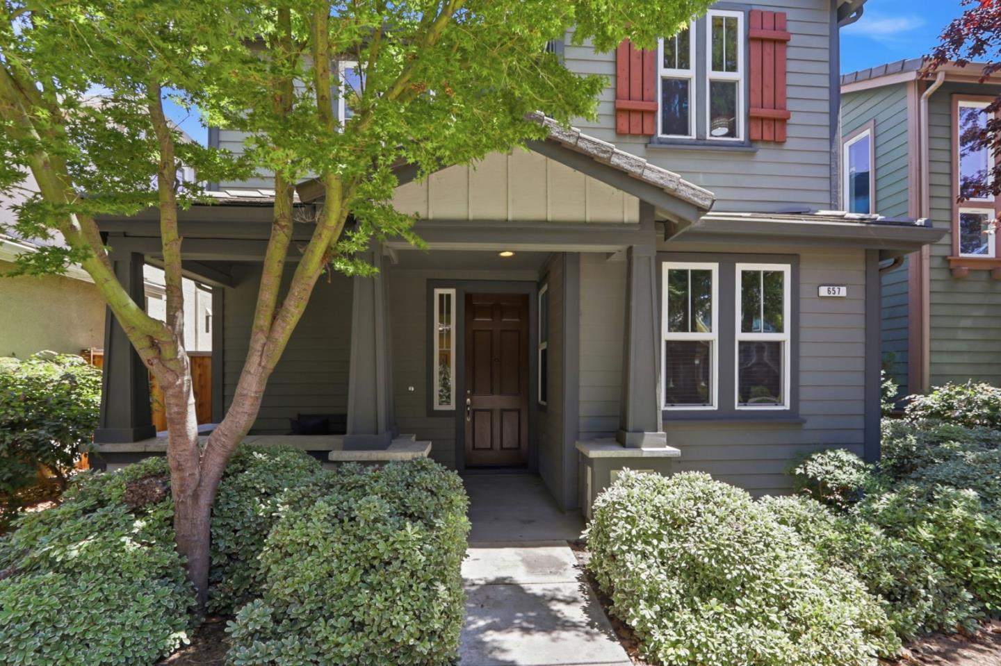 657 Woodland Terrace