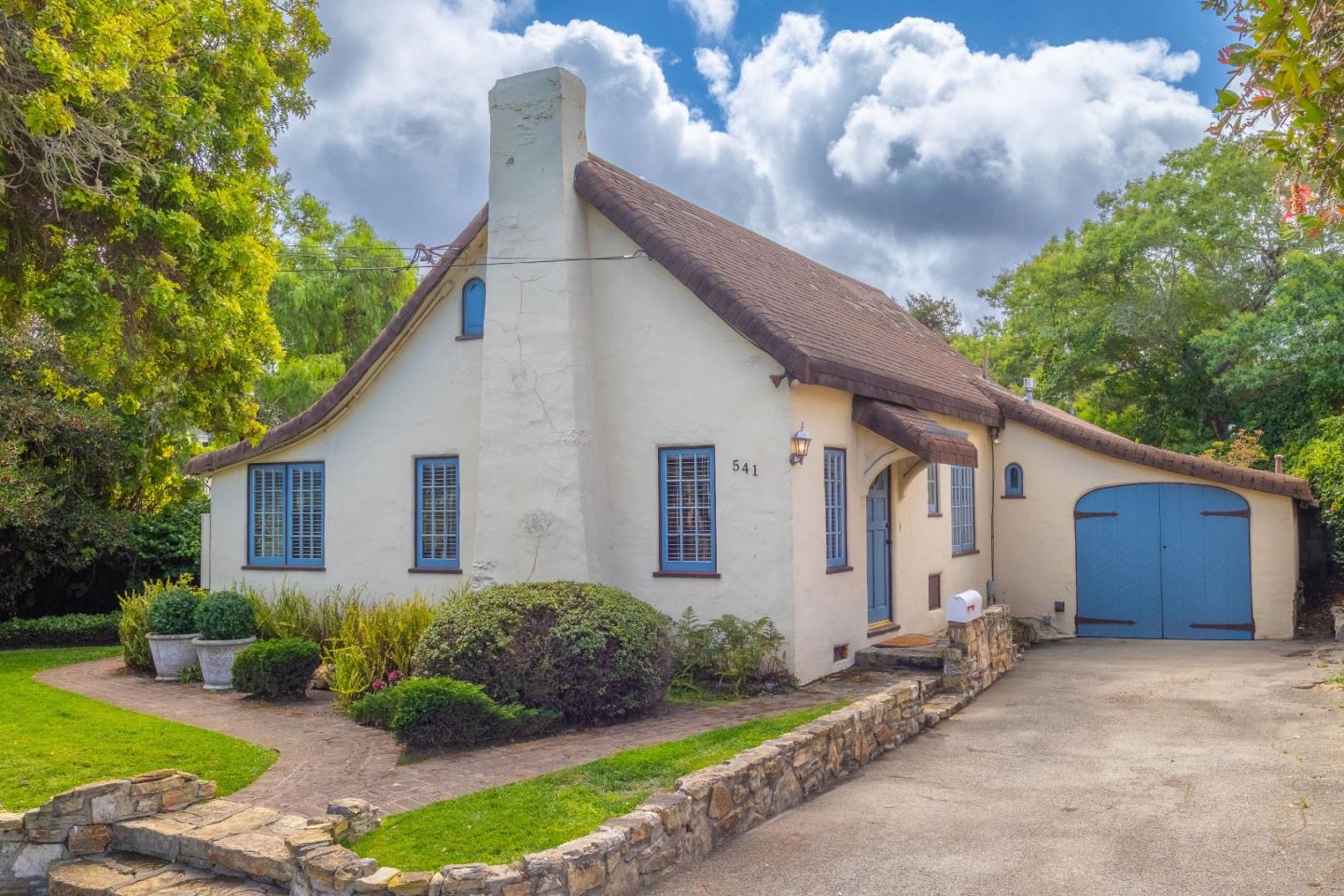 541 & 539 W Franklin Street