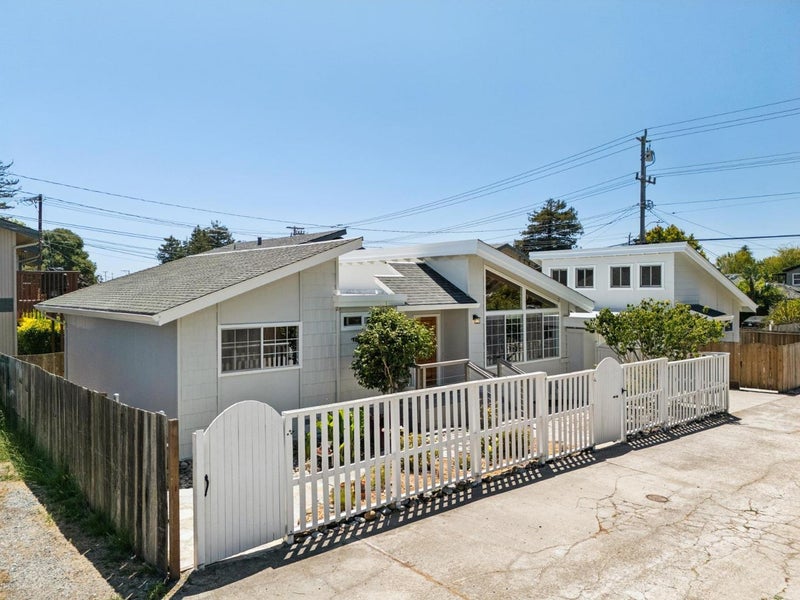 1524 - A 17th Avenue