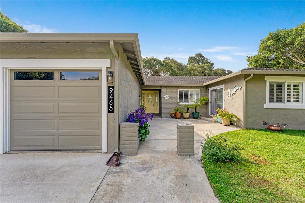 9465 Valley Oak Way