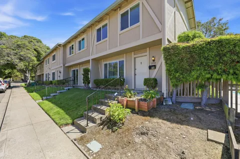 1550 Clear Lake Avenue, Milpitas, CA 95035 - #: ML82036935